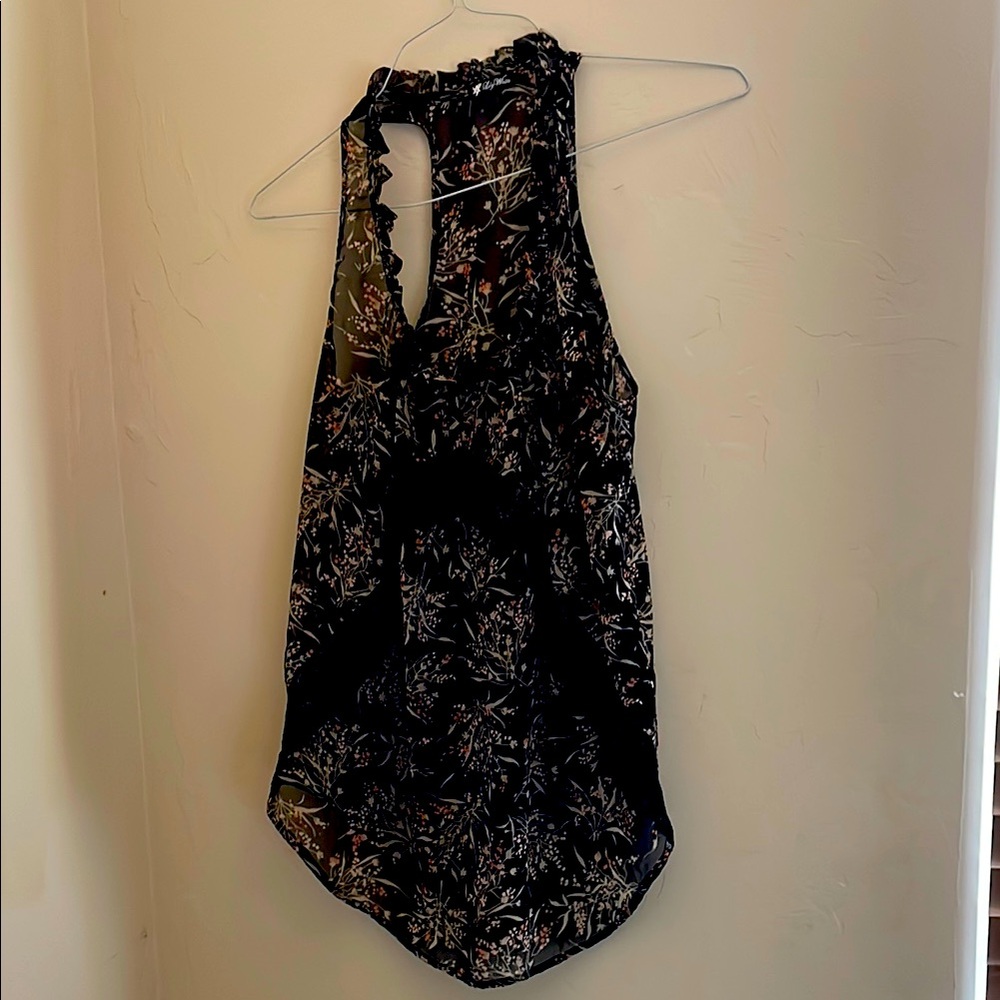 Lily White Sheer Ruffle Tank! SZ Med